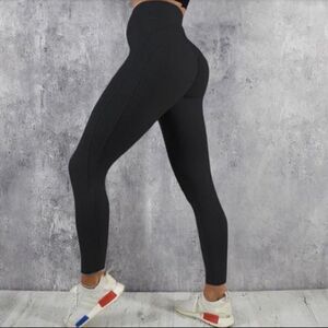 ✨ PEGASUS LEGGINGS✨ 